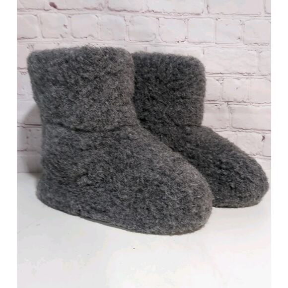 Sheep By The Sea Wool Booties 100% Irish Warmth Gray 6.5-7.5 Soft Slippers - Picture 1 of 11